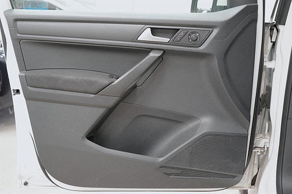 Volkswagen Caddy Maxi 15 of 26