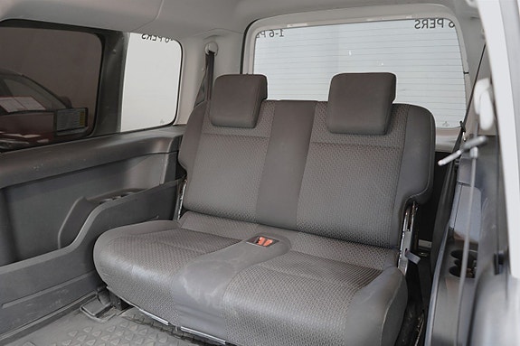 Volkswagen Caddy Maxi 13 of 26