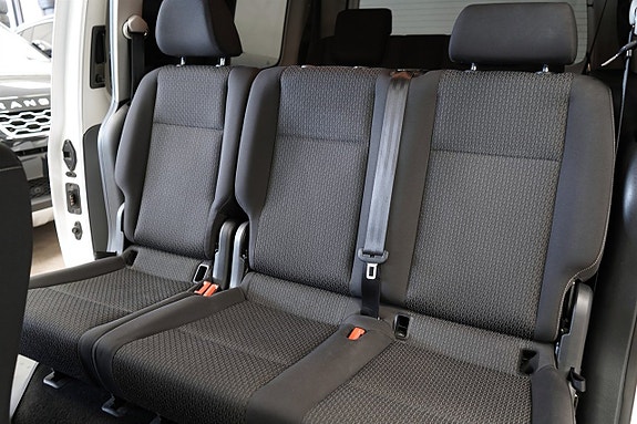 Volkswagen Caddy Maxi 12 of 24