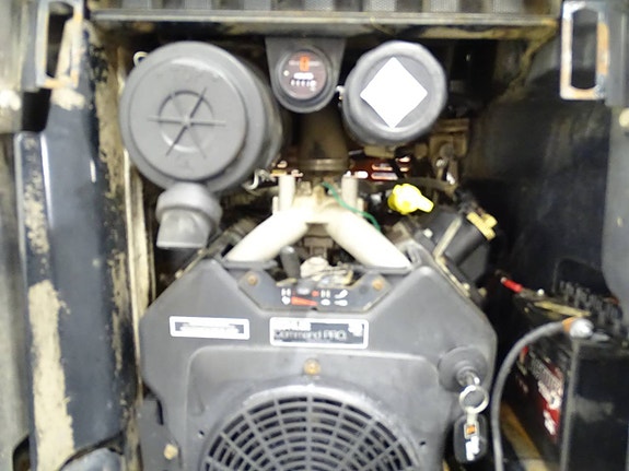 Ditch witch R300 7 of 7