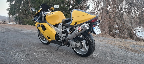 Suzuki TL1000R 2 of 4