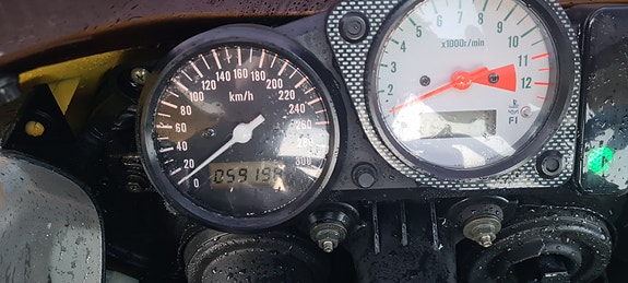 Suzuki TL1000R 4 of 4