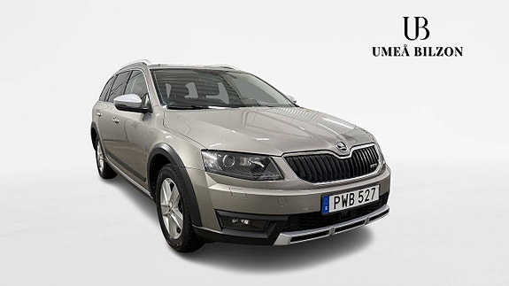 Skoda Octavia Scout 4 of 8
