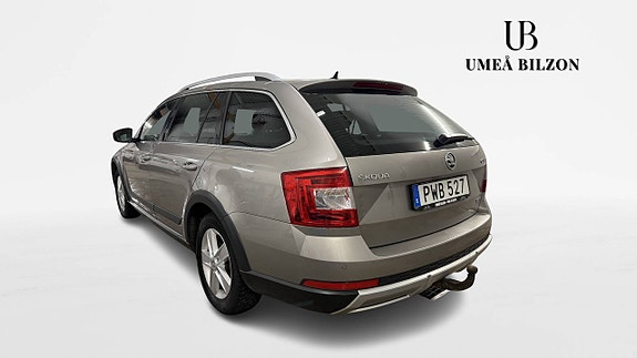 Skoda Octavia Scout 2 of 8