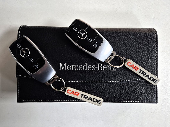 Mercedes-Benz E220 27 of 27