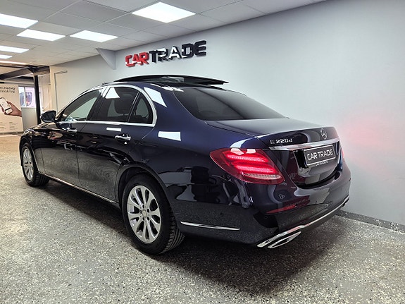 Mercedes-Benz E220 4 of 27