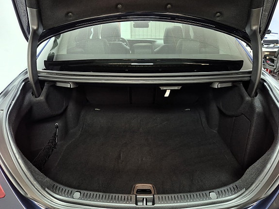 Mercedes-Benz E220 7 of 27