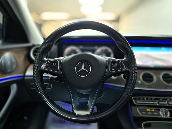 Mercedes-Benz E220 15 of 27