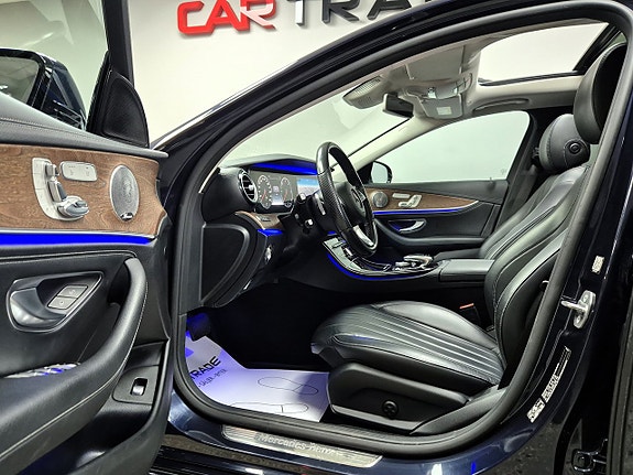 Mercedes-Benz E220 11 of 27