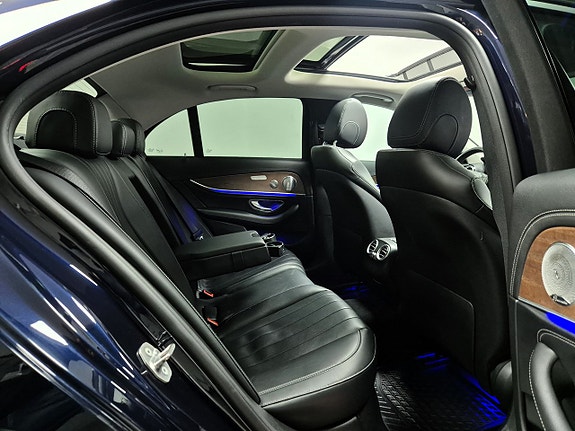 Mercedes-Benz E220 26 of 27