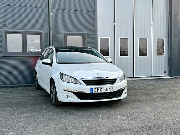 Peugeot 308 2 of 5
