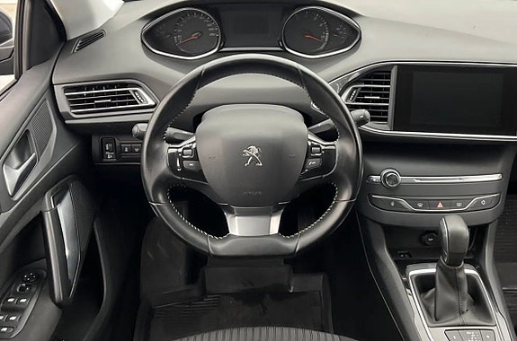 Peugeot 308 8 of 14