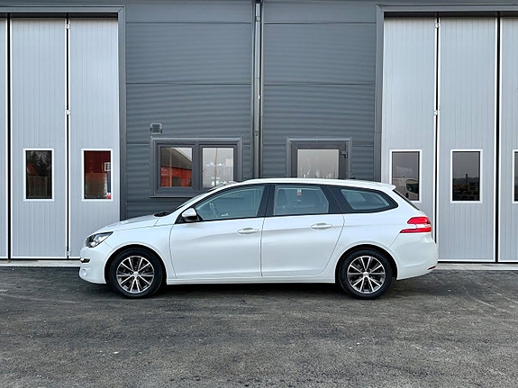 Peugeot 308 3 of 5