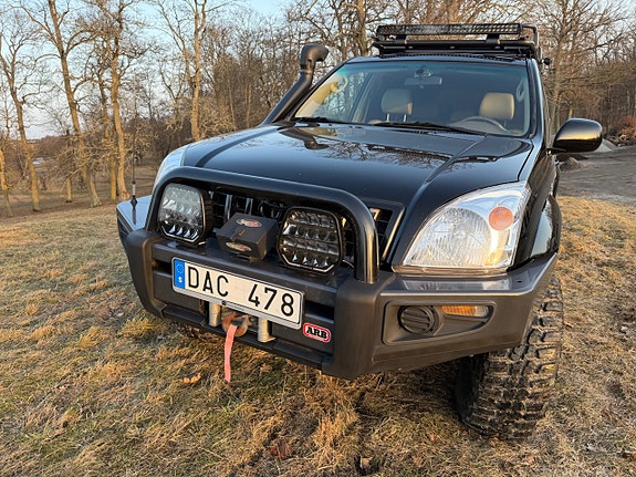 Toyota Land Cruiser 4 of 5