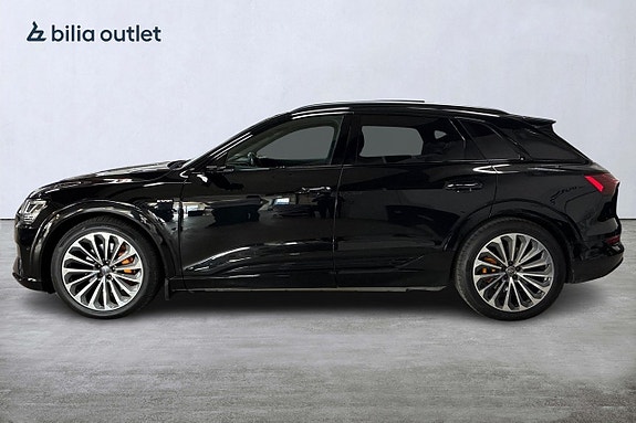 Audi e-tron 8 of 27
