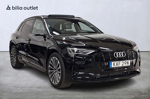 Audi e-tron 3 of 5