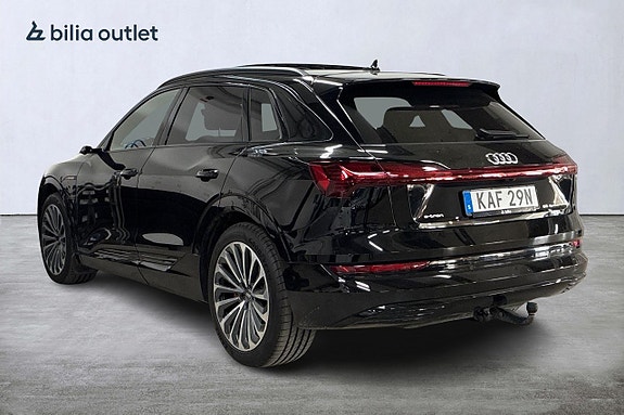 Audi e-tron 7 of 27