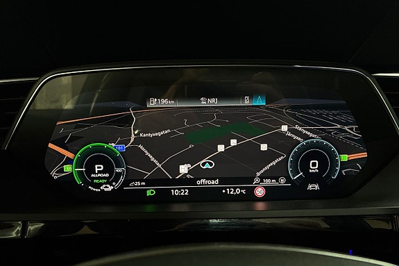 Audi e-tron 16 of 27