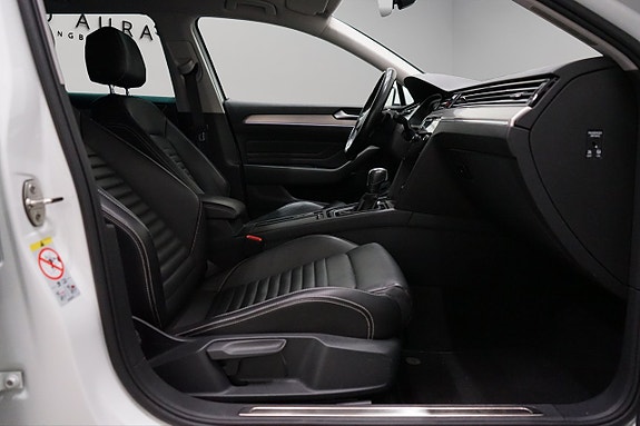 Volkswagen Passat 19 of 22