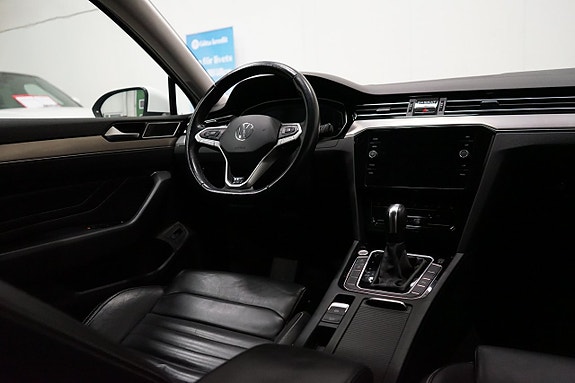 Volkswagen Passat 20 of 22