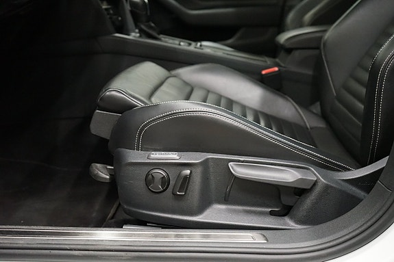 Volkswagen Passat 10 of 22