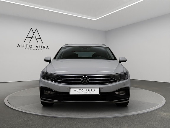 Volkswagen Passat 2 of 5