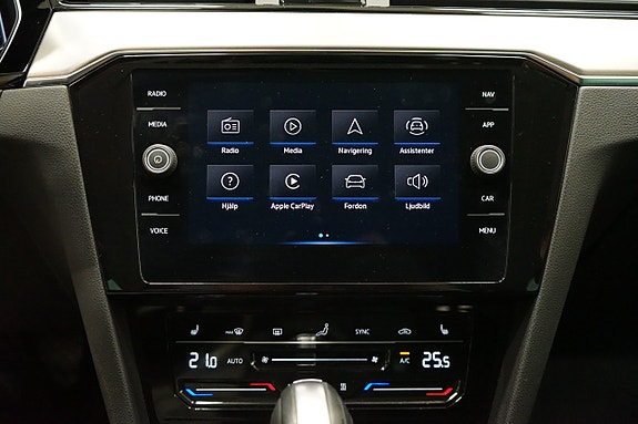 Volkswagen Passat 15 of 22