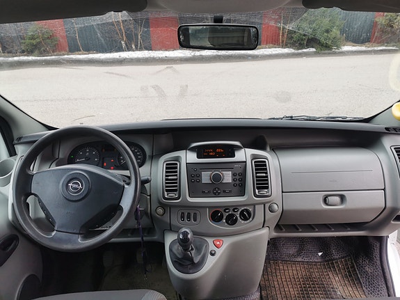 Opel Vivaro 13 of 14