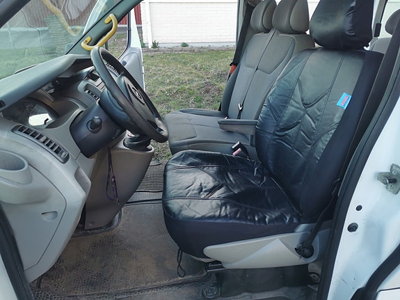 Opel Vivaro 9 of 14