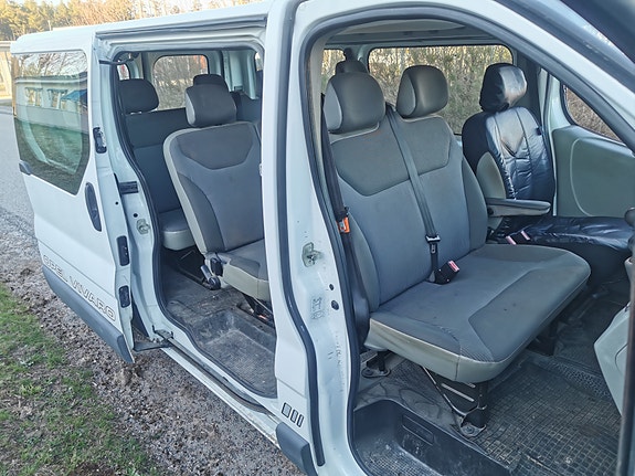 Opel Vivaro 8 of 14