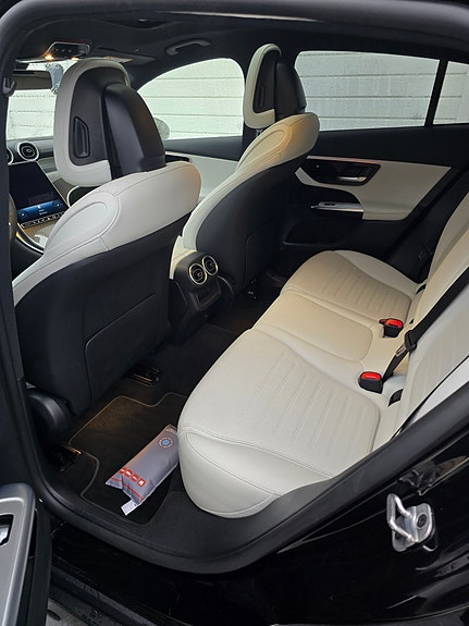 Mercedes-Benz GLC220 d 10 of 17