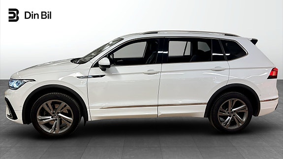 Volkswagen Tiguan Allspace 2 of 5