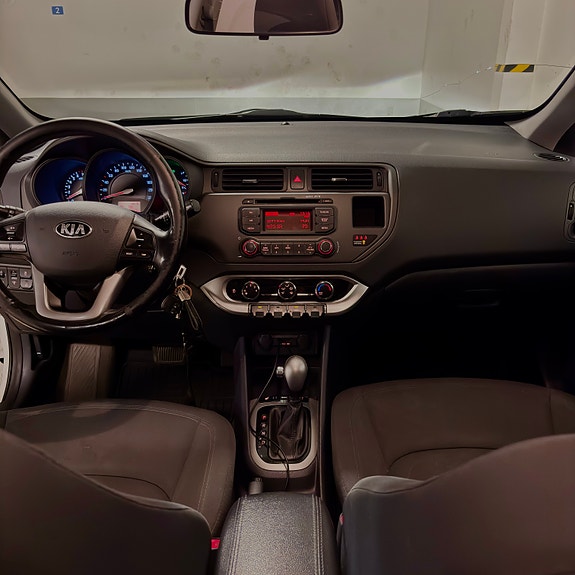 Kia Rio 8 of 13