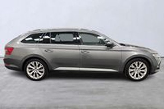 Skoda Superb 4 of 5