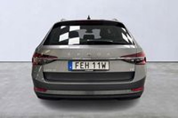 Skoda Superb 3 of 5