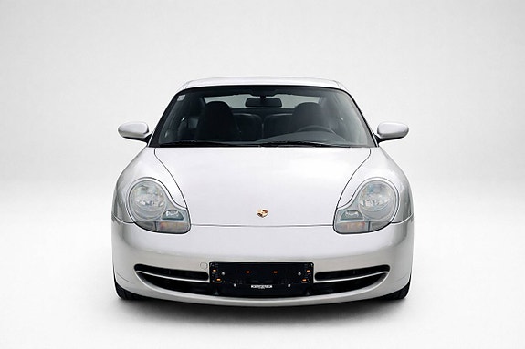 Porsche 911 Carrera 4 8 of 19