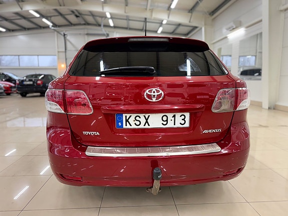 Toyota Avensis 10 of 18