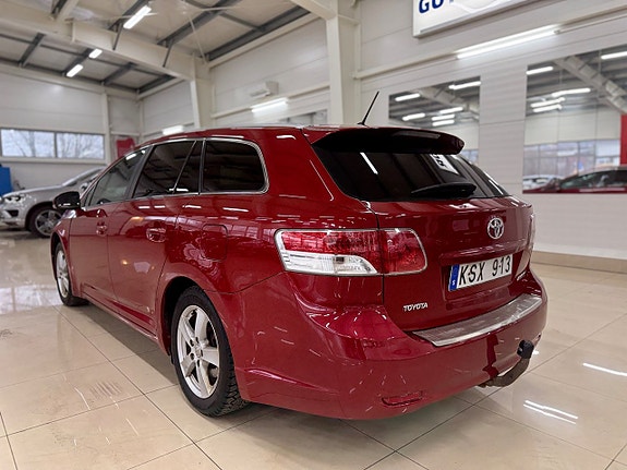 Toyota Avensis 11 of 18