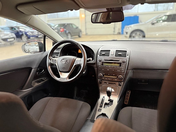 Toyota Avensis 15 of 18