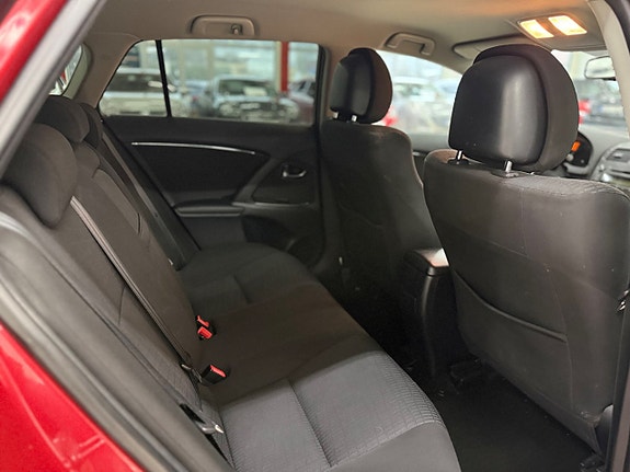 Toyota Avensis 14 of 18
