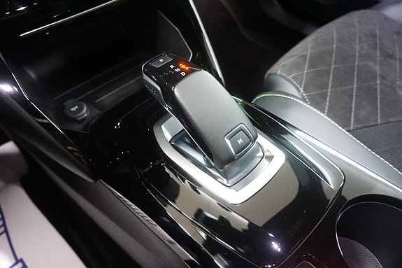 Peugeot 2008 28 of 29