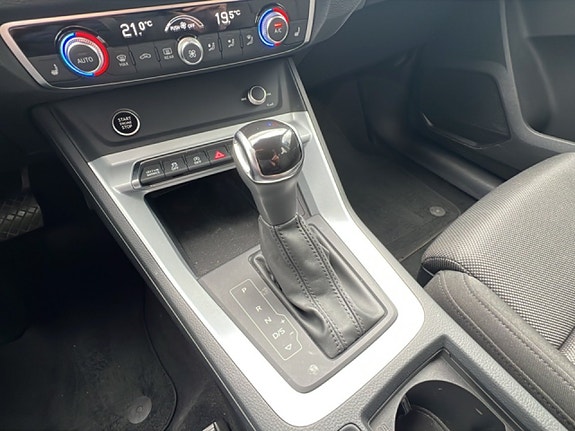 Audi Q3 12 of 16