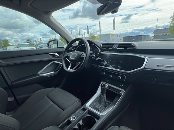Audi Q3 16 of 16