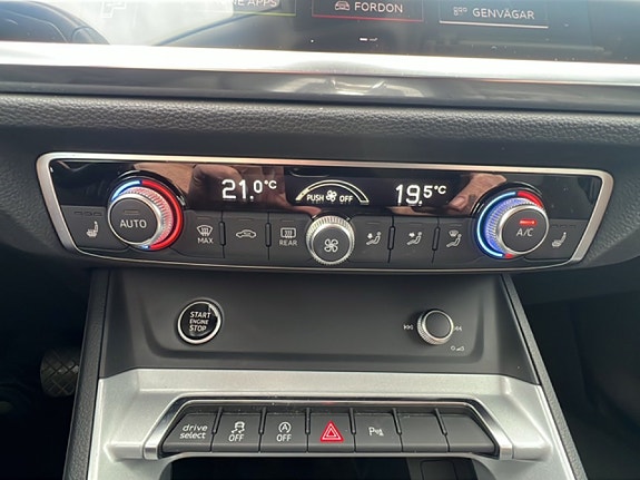 Audi Q3 13 of 16