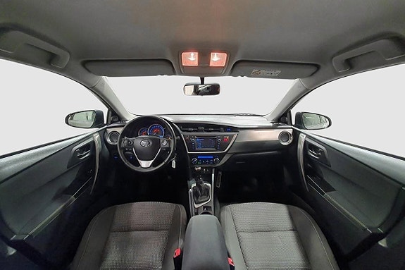 Toyota Auris 15 of 23