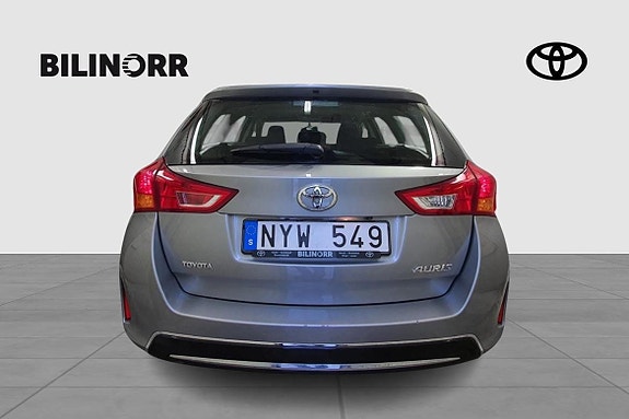 Toyota Auris 4 of 23