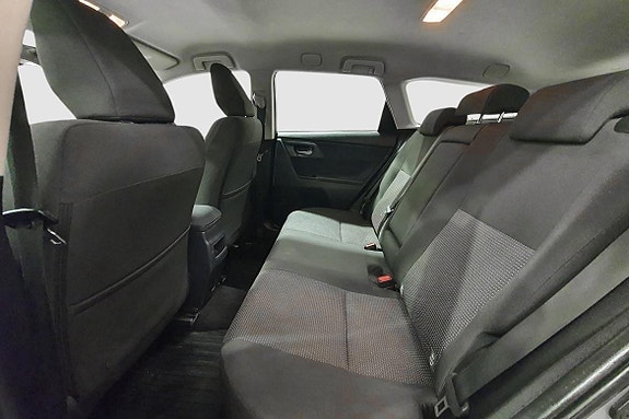 Toyota Auris 19 of 23