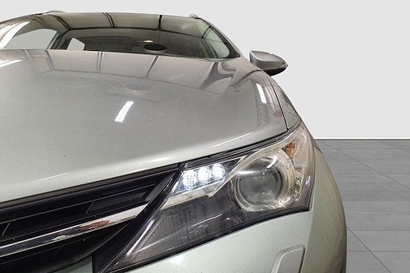 Toyota Auris 10 of 23