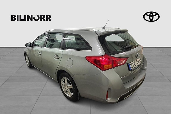 Toyota Auris 3 of 23