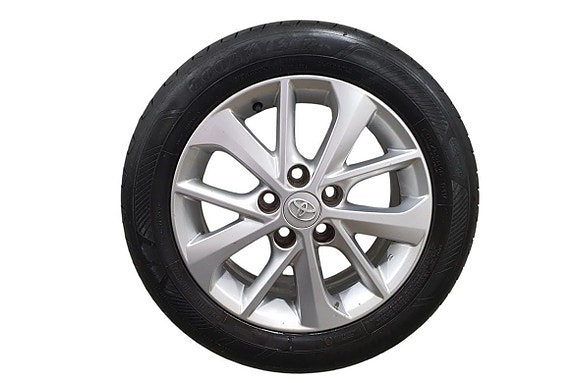 Toyota Auris 13 of 23